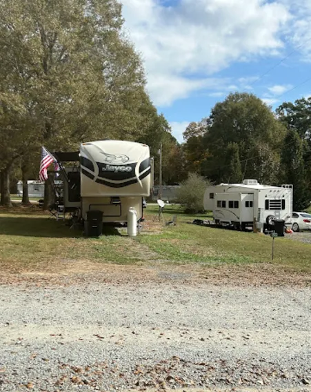Rolling Hills Mobile Home and RV Park Picture 6
