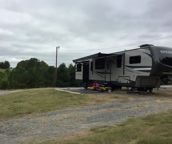 B & D RV Park Picture 6