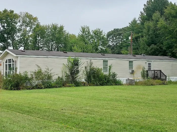 J & J Mobile Home Park Picture 4