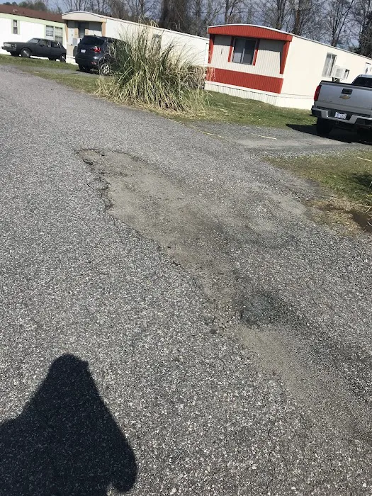 J & J Mobile Home Park Picture 8