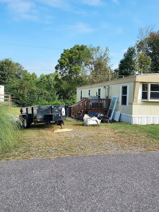 J & J Mobile Home Park Picture 3