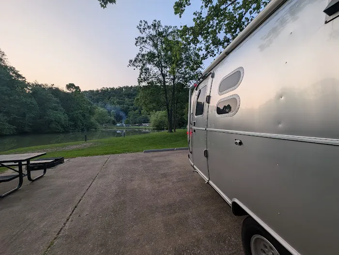 East Lynn Lake Campgrounds Picture 3