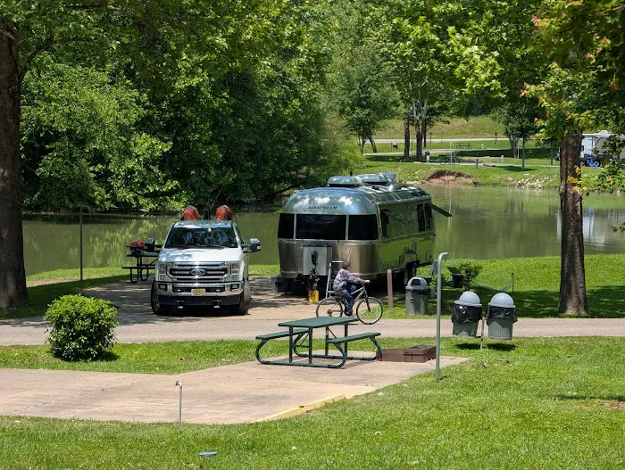 East Lynn Lake Campgrounds Picture 4