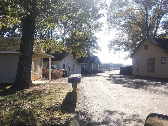 Hickory Ridge Mobile Home Park Picture 2