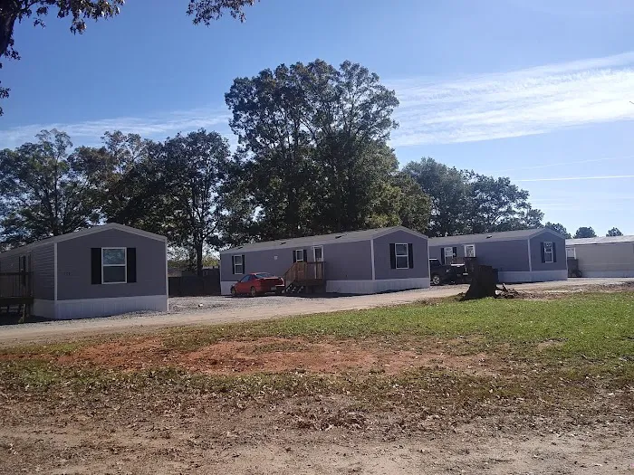 Hickory Ridge Mobile Home Park Picture 4