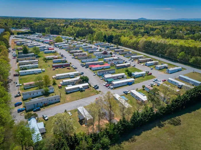 Thunderbird MHC | Hickory Mobile Home Park Picture 3