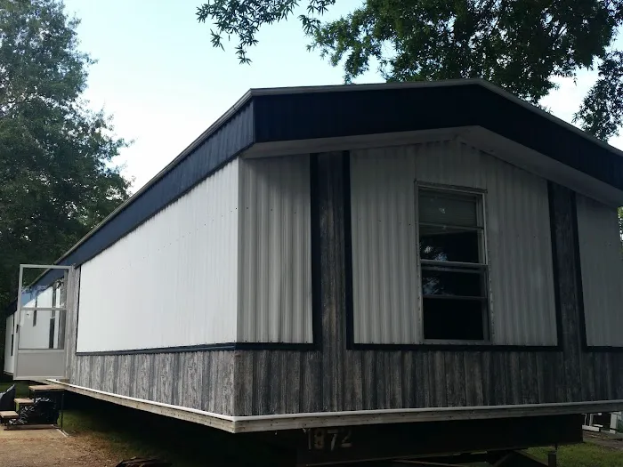Whispering Pines Trailer Park Picture 6
