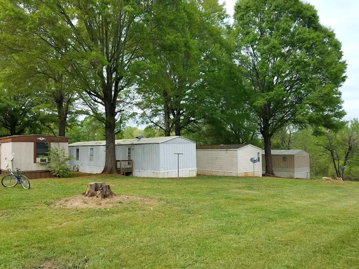 Whispering Pines Trailer Park Picture 7
