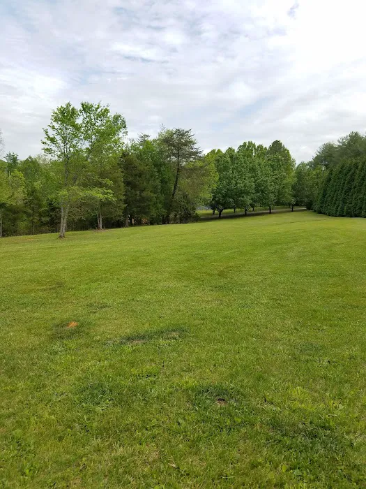 Whispering Pines Trailer Park Picture 10