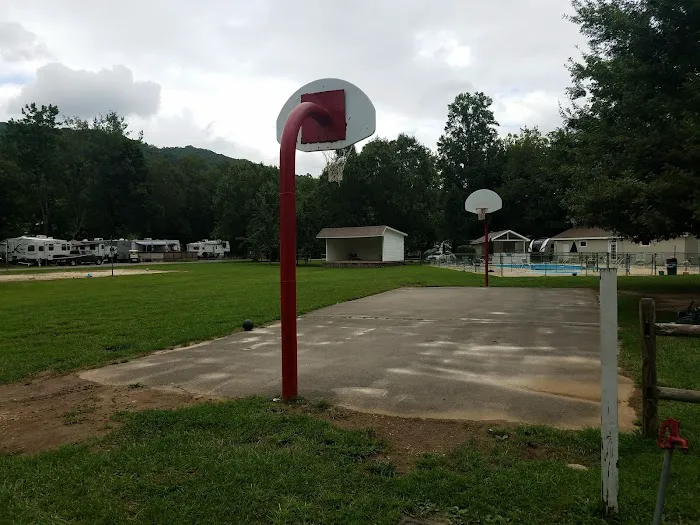 Riverside Campground Picture 5