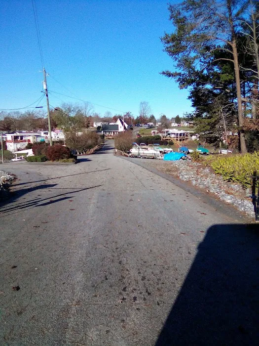 Lake Hickory RV Resort Picture 8