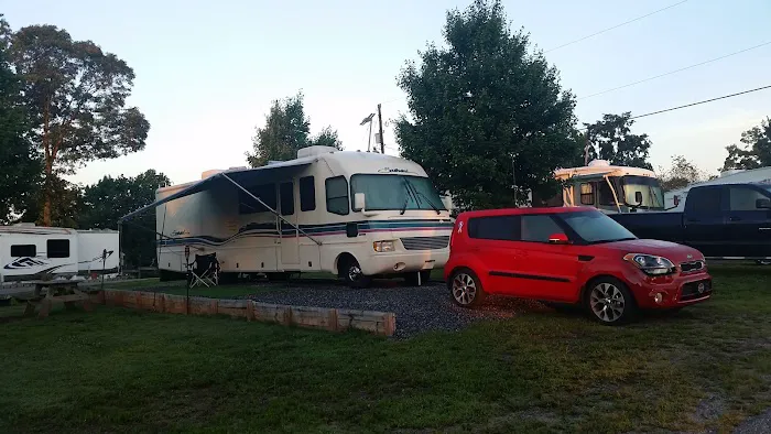 Lake Hickory RV Resort Picture 7