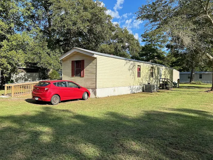 Florence Mobile Home Park Picture 9