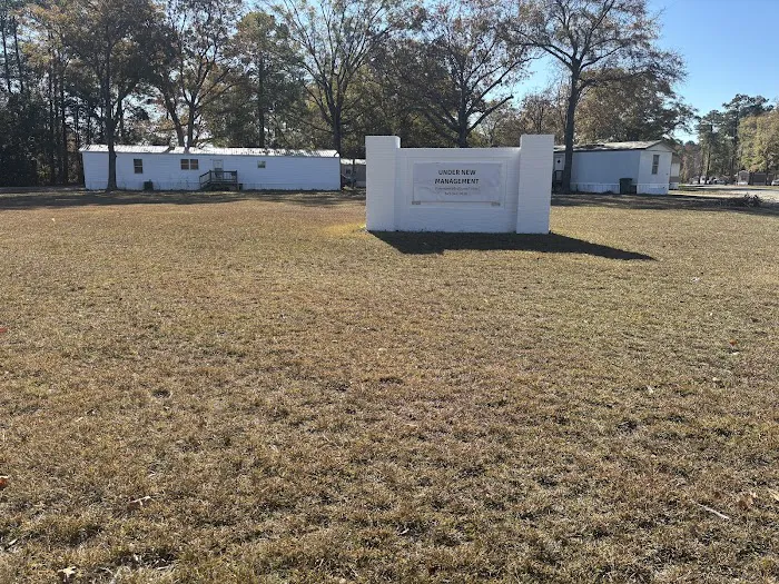 Florence Mobile Home Park Picture 4