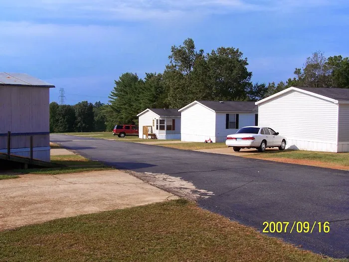 Pinebrook Mobile Home Community Picture 1