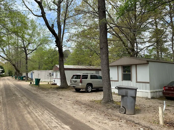 Long Leaf Mobile Home Park Picture 4