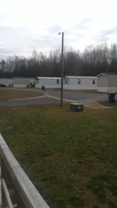 TOWN & COUNTRY MOBILE HOME PARK Picture 1