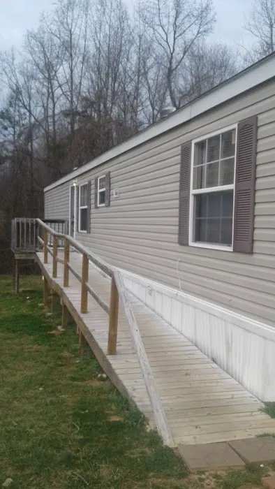 TOWN & COUNTRY MOBILE HOME PARK Picture 2