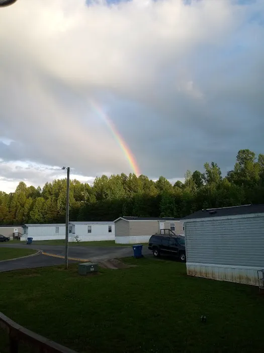 TOWN & COUNTRY MOBILE HOME PARK Picture 3
