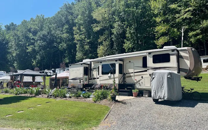 Daniel Boone RV Resort Picture 6