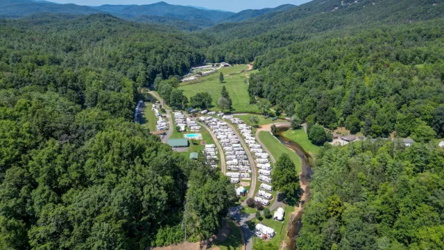 Daniel Boone RV Resort Picture 8