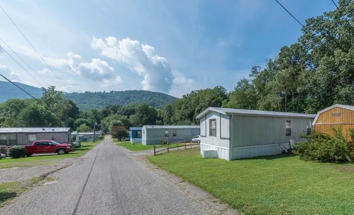 Black Mountain Manufactured Home Community Picture 5