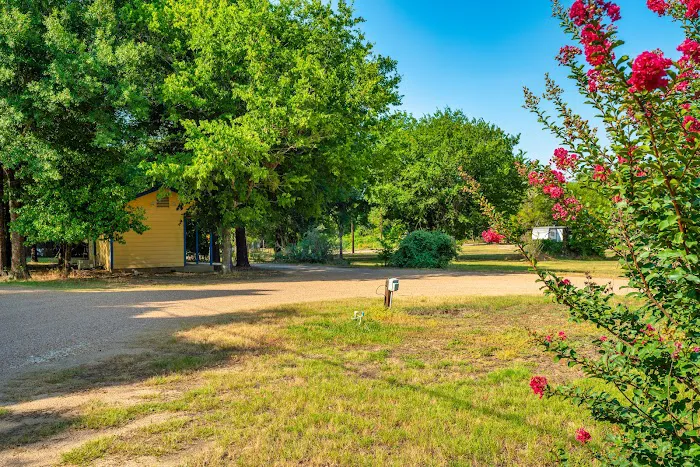 Rockdale RV Park Picture 2