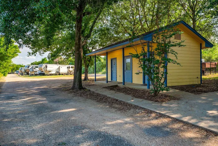 Rockdale RV Park Picture 4