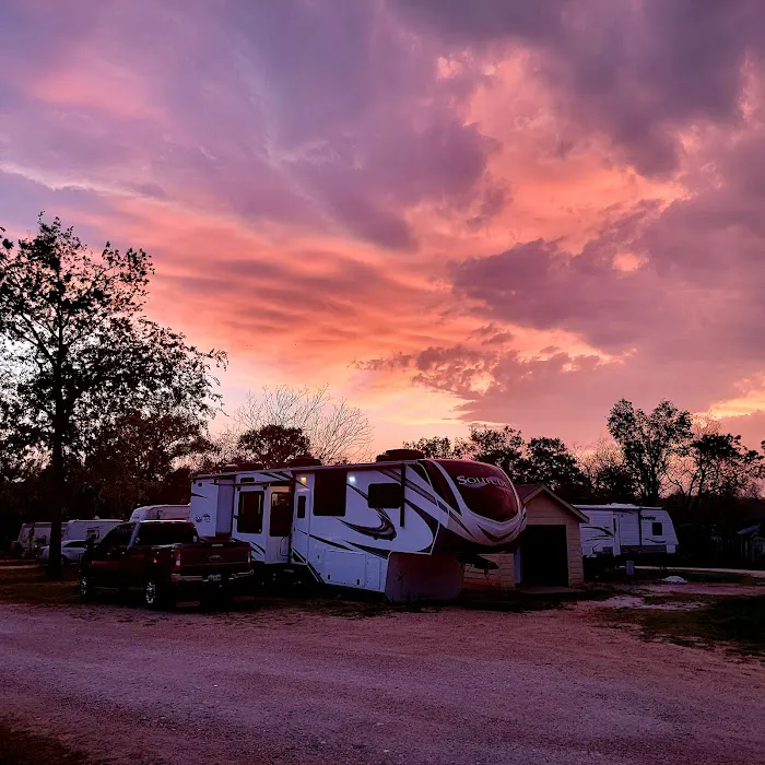 R&B RV Park Picture 1