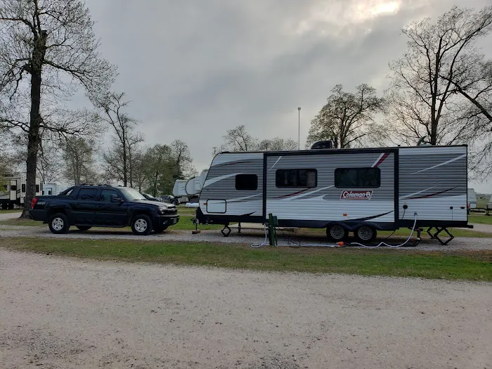 Heartland RV Park Picture 6