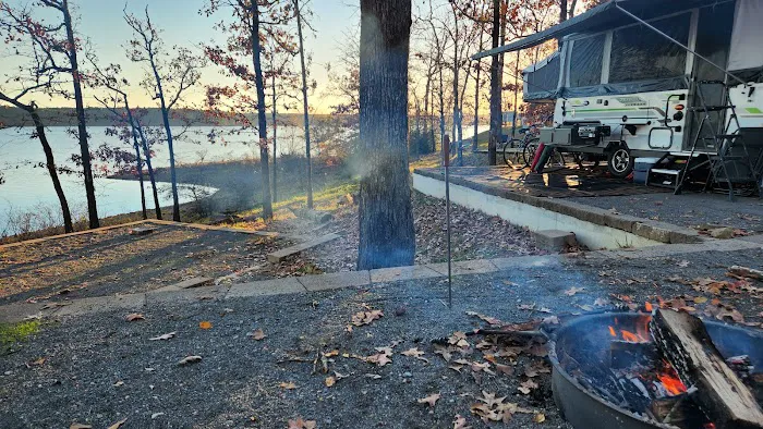 DeRoche Ridge Campground at Degray Lake State Park Picture 4
