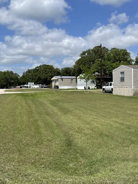Glen Oaks Mobile Home Park Picture 5