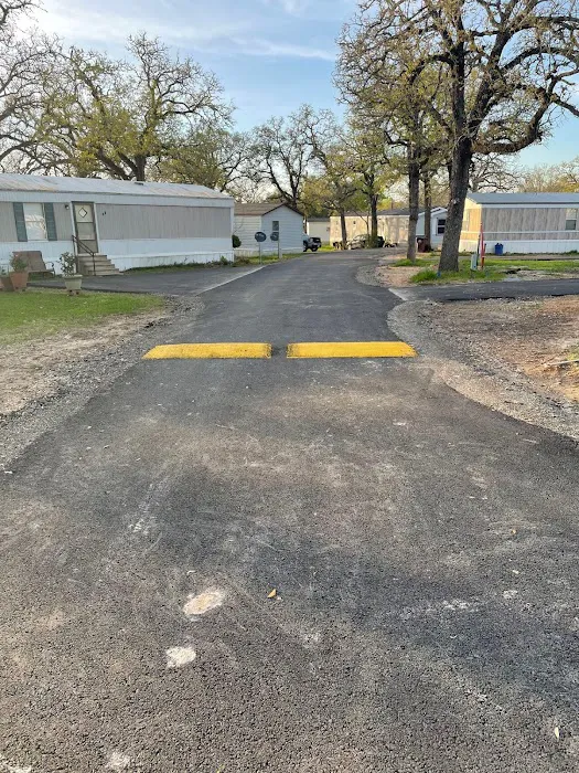 Glen Oaks Mobile Home Park Picture 8