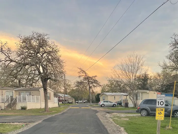 Glen Oaks Mobile Home Park Picture 10