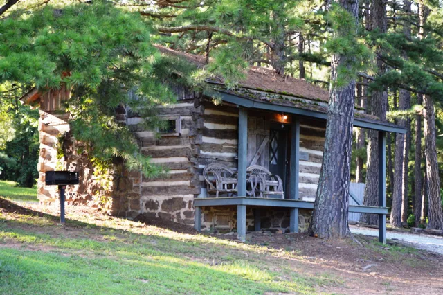 Mulberry Mountain Lodging & Events Picture 8