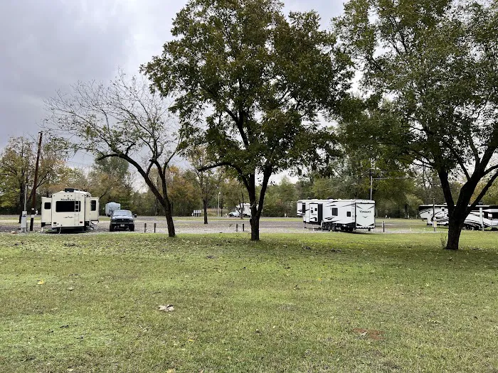 Pecan Place RV Park Picture 9