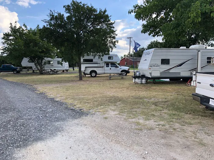Cedar Ridge RV Park Picture 6