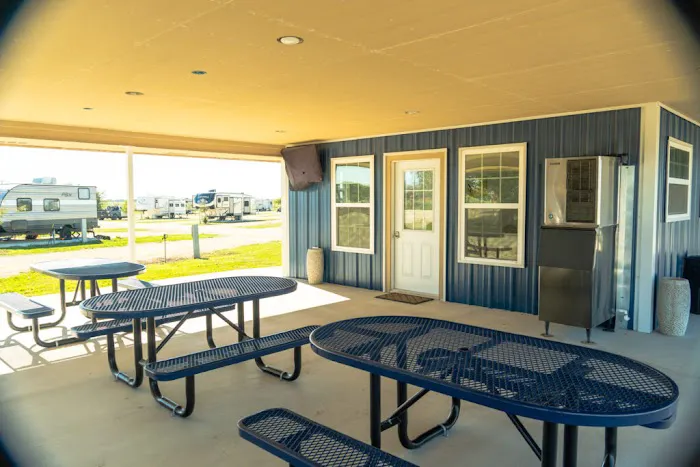 Moore RV Park Picture 9