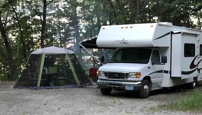 Mosomo Point Campground Picture 9
