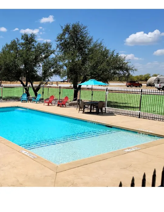 Wandering Oaks RV Resort Picture 2