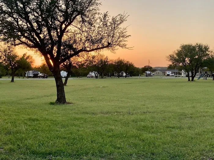 Wandering Oaks RV Resort Picture 8