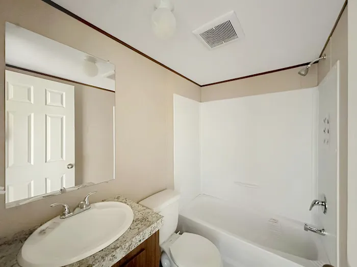 Pinewood Manufactured Home Community Picture 2