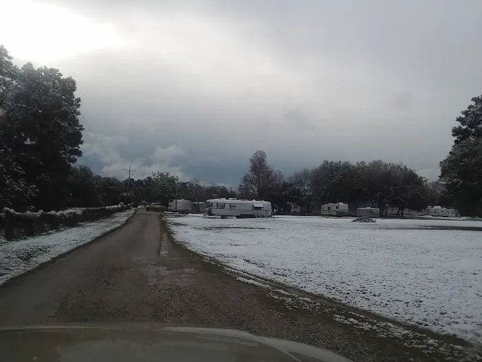 Sleepy Hollow RV Park Picture 4