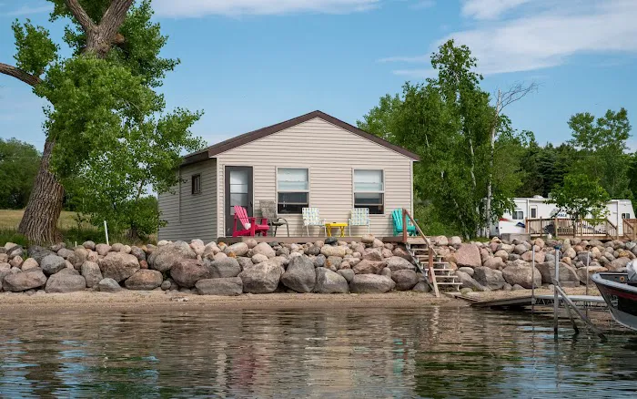 Paul Lake Resort Picture 9