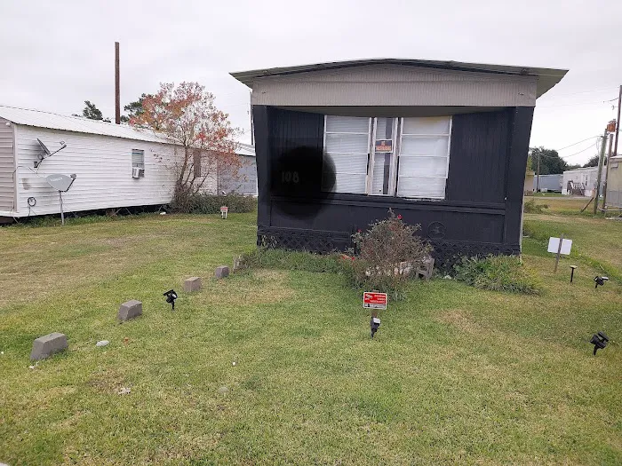 Pharos Mobile Home Community Picture 1