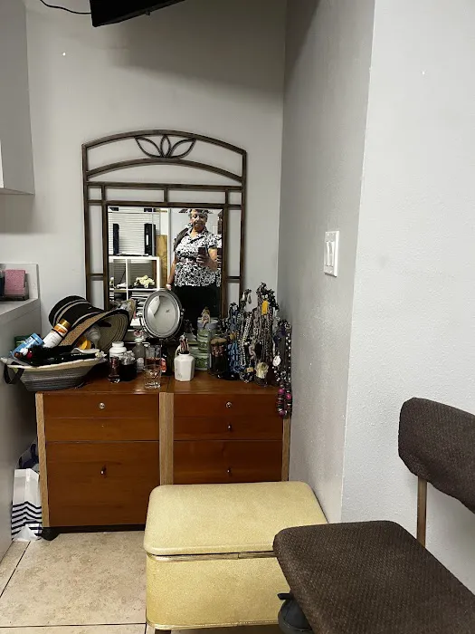 Americana Village Condominium Picture 5