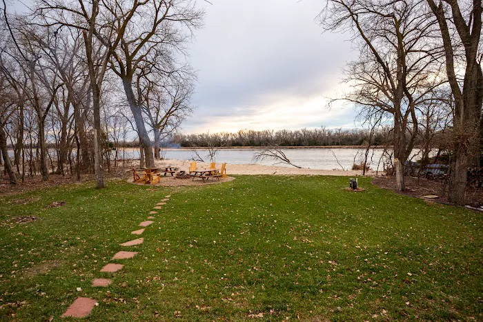 Riverland Campground Picture 10