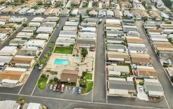 Villa Huntington MH Estates Picture 2