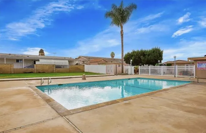 Villa Huntington MH Estates Picture 7