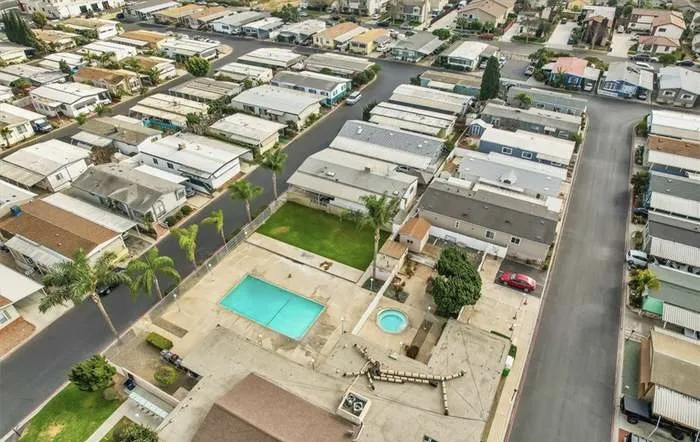 Villa Huntington MH Estates Picture 5